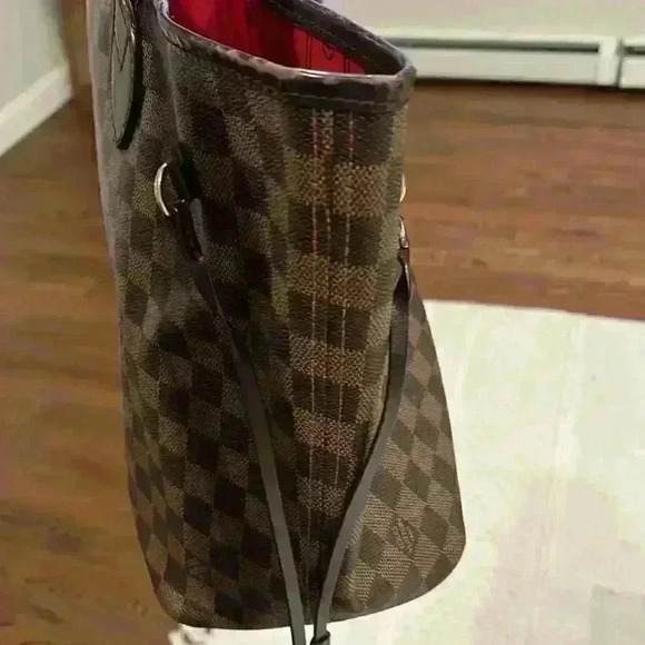 Louis Vuitton Neverfull - Picture 4 of 16